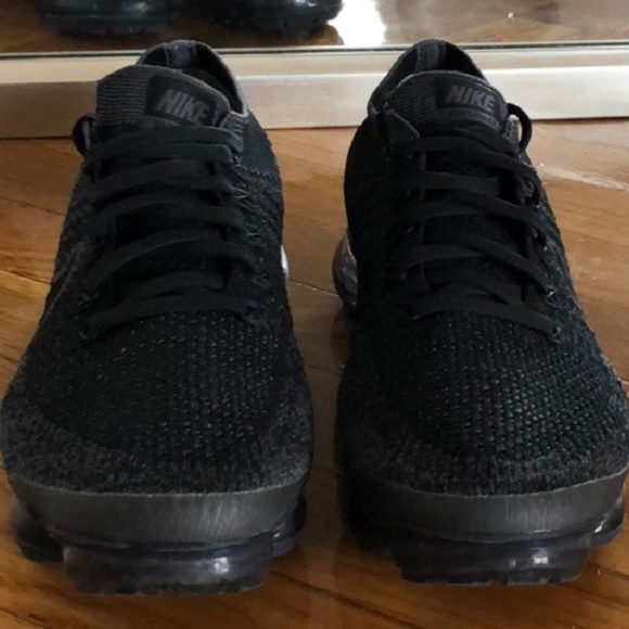 vapormax blackout